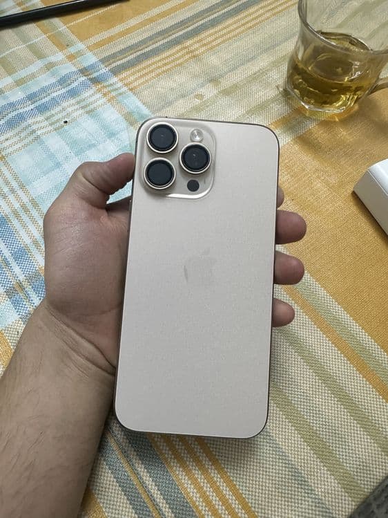 Iphone 16 pro max desert titanium 256 tali — 1