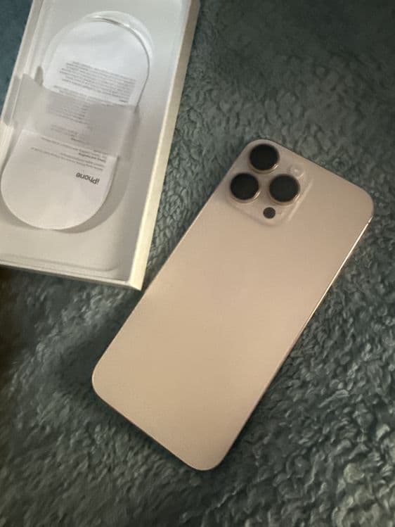 Iphone16pro Max Gold karobka dakument bor — 1