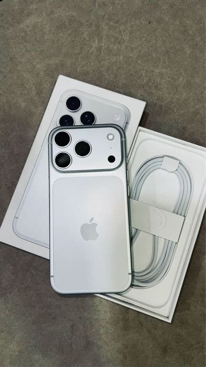 IPhone 17 pro max cha/a — 1