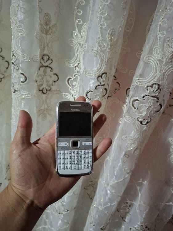 Nokia E72 // ishlaydi — 1