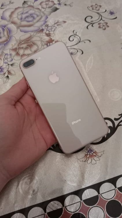 Iphone 8 plus 64gb — 1