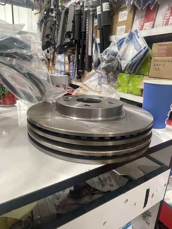Monza Oporniy disk — 1