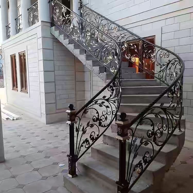 Дарвоза, решëтка, перила ва козероглар — 1
