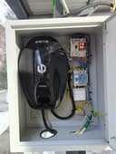 Электромобильлар учун зарядка масламаларини установка килиш хизмати.