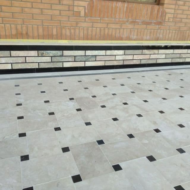 Тош териш хизматлари. — 1