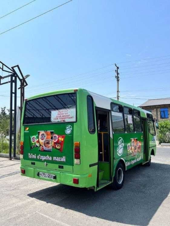 Samarqandda avtobuslarda reklama Реклама на автобусах в Самарканде — 1