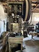 Продается прессы 63,40,16тонн, сверлильный, точилка
