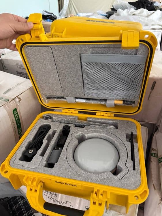 GNSS ROVER 2 та бор — 1