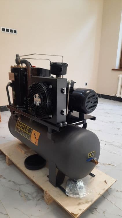 Винтавой компрессор / компрессор/ kompressor AIR kompressor DLG 3V — 1