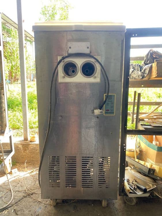 Frigomat aparat 220W sotiladi.
Aybi bor, Muzqaymoq tayyorlovchi qozon — 1
