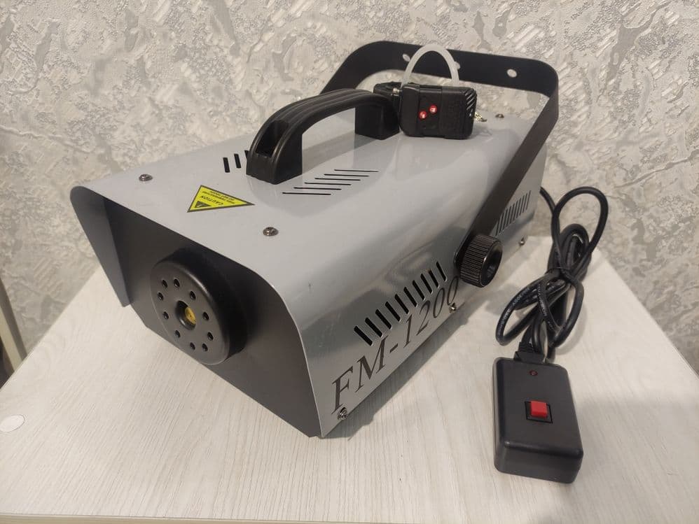 Дым аппарат 1200W — 1