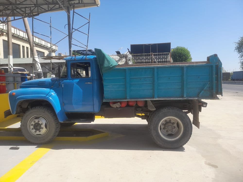 Zil 130 samosval — 1