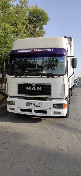 MAN F 2000 . Refrijerator CHERAU C 382 DR — 1