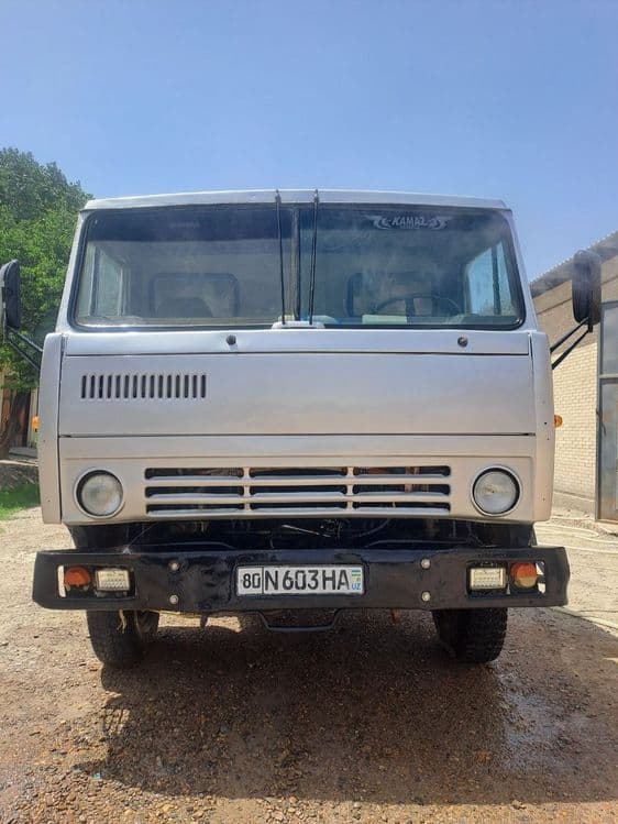 Kamaz sotiladi ramasi butun — 1