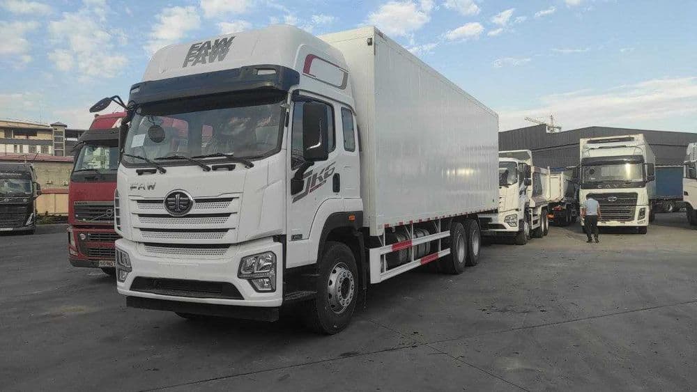 FAW J6L AVTOFURGON 8.5 metr 2 spalniy — 1