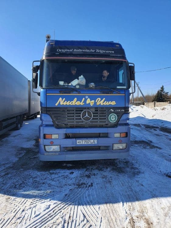 Mercedes-Bens fura — 1