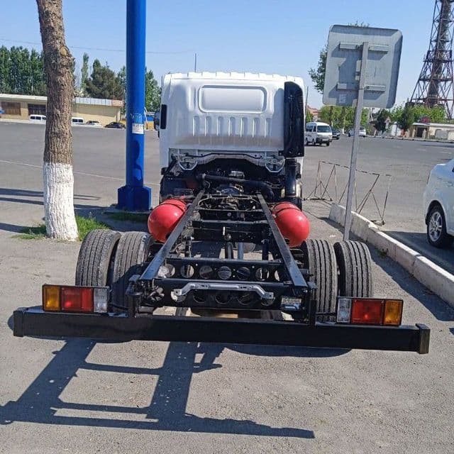Isuzu avtobuslari — 1