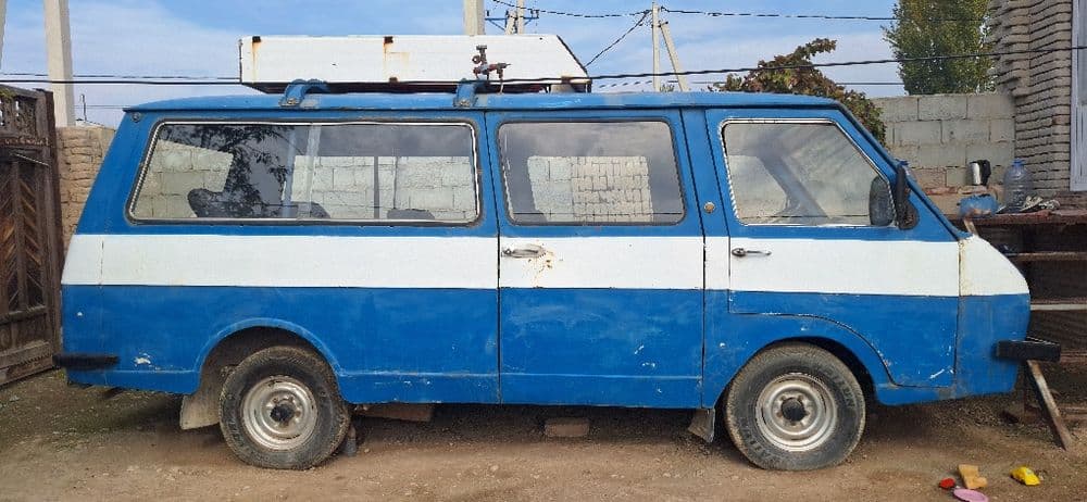 O'rta holatdagi raf sotiladi — 1