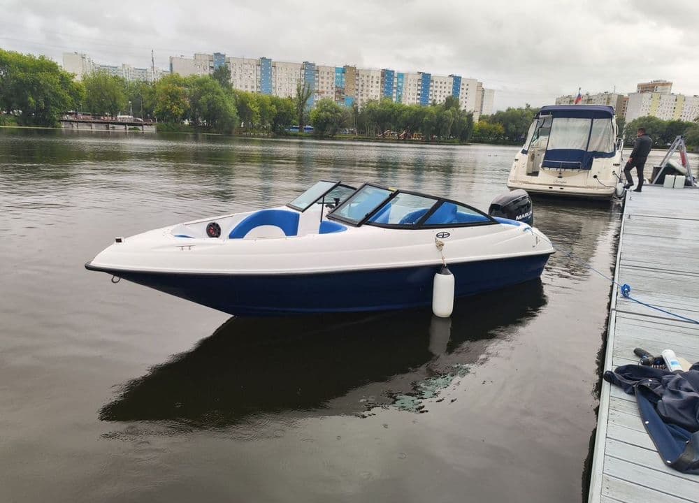Стильный катер Касатка VT 575 — 1