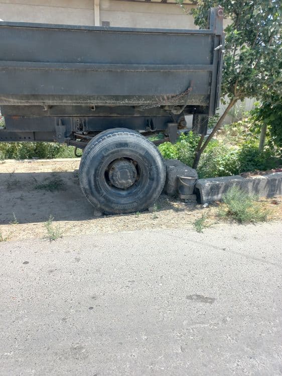 Прицеп сотилади. — 1