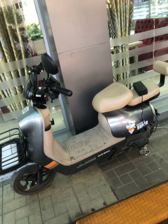 Skuter sotiladi 400$ 4 akimlatirli barter ham bor benzinliga dap bor — 1