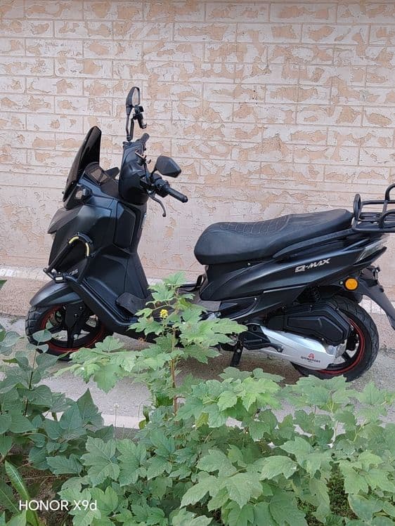 Skuter q max 8200 km probeg sotiladi — 1