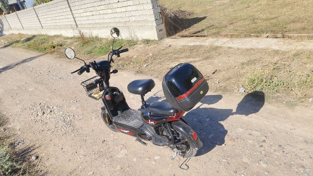 Skuter sotiladi srochni Largo Motors — 1