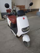 Skuter E8 sotuvda