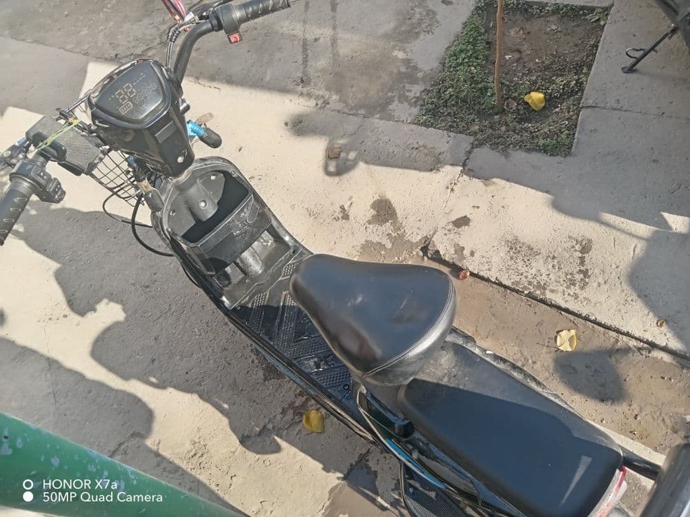 Skuter sotiladi eletr — 1