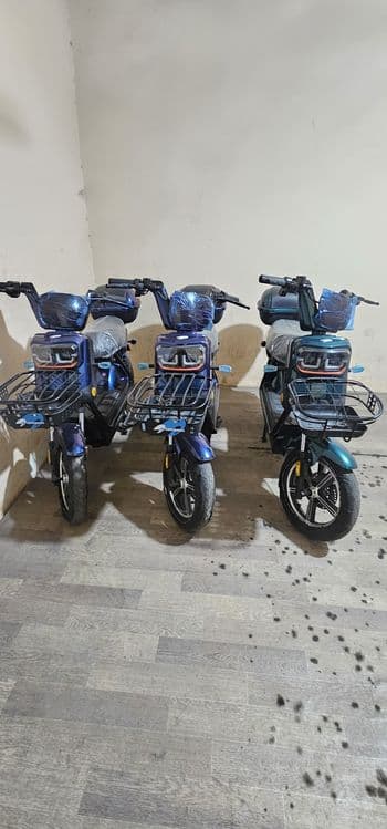 DRONGO 16 DM skuter — 1