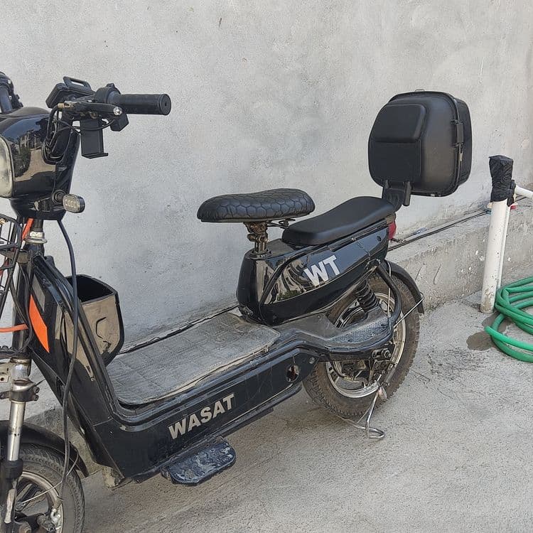 Wasat skuter qora — 1