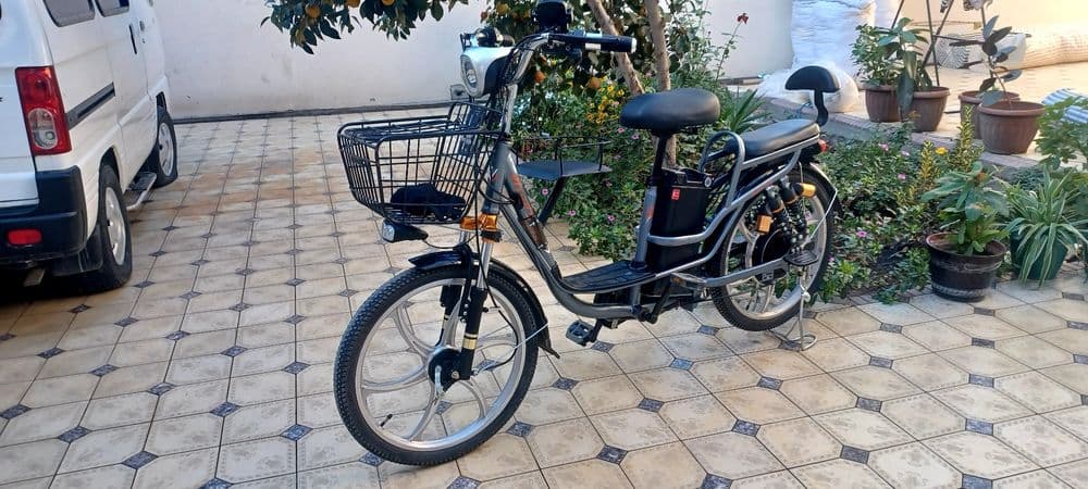 Veloskuter sotiladi srochni — 1