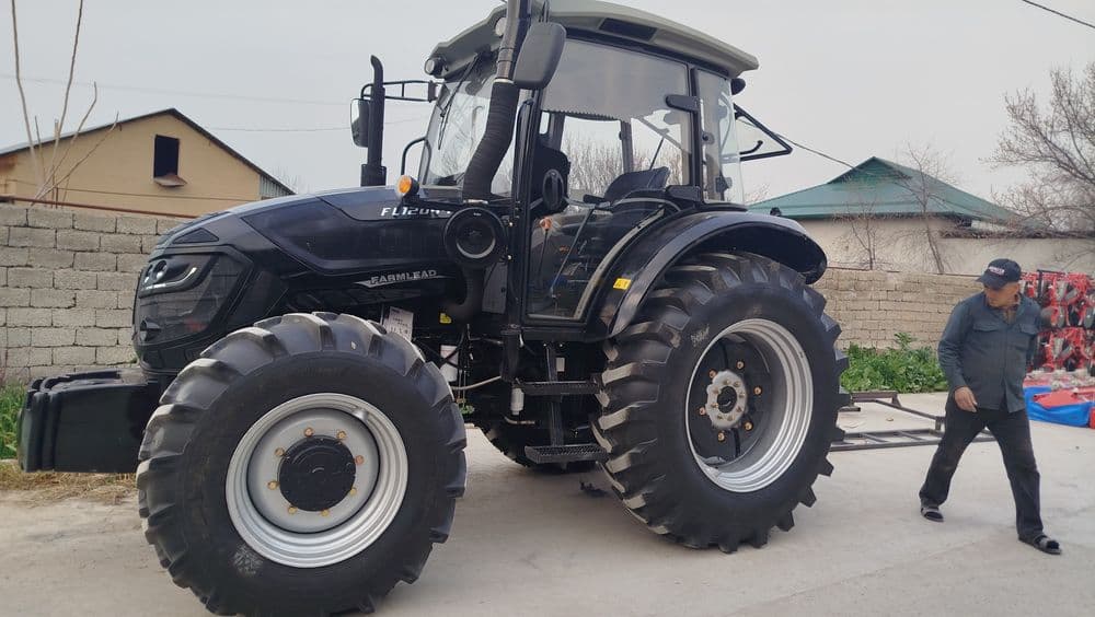 Traktor 1204 Farmlead — 1