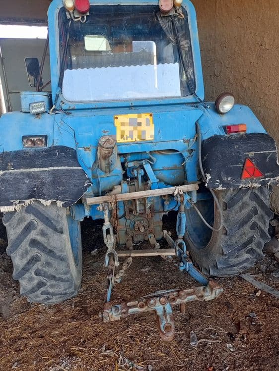 Traktor sotiladi — 1