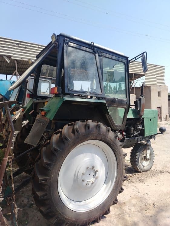 Traktor MTZ 80 S — 1