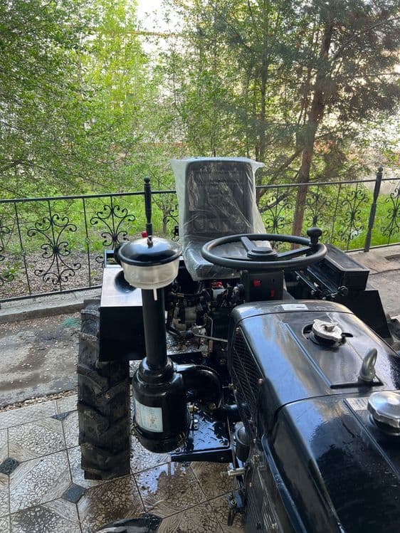 Zubr 1105 mini traktor — 1