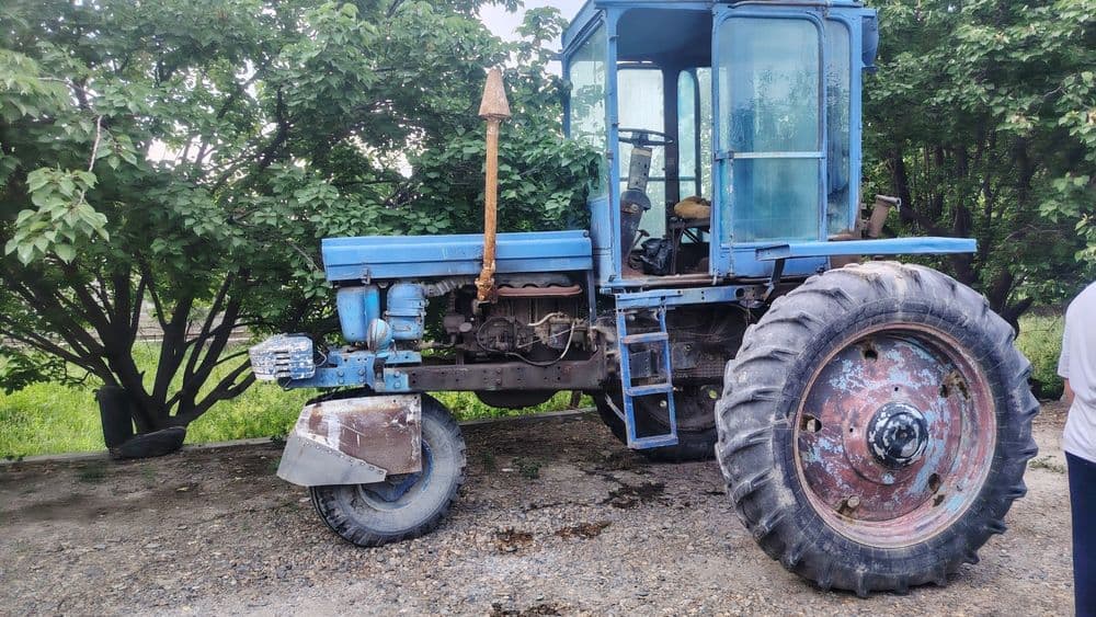 Traktor 28 sotiladi — 1