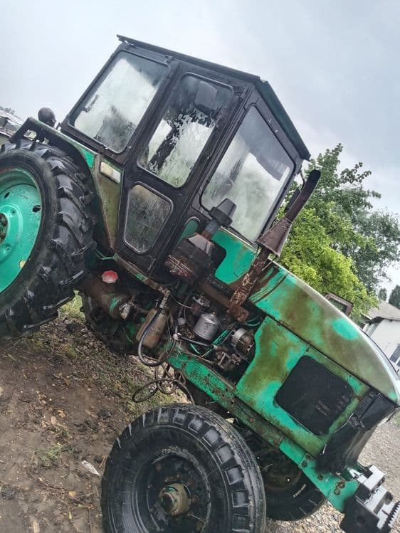 Traktor sotiladi — 1