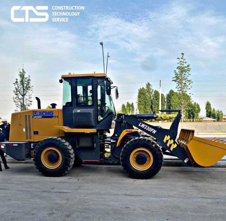 Фронтальный погрузчик Xcmg LW330FN. — 1