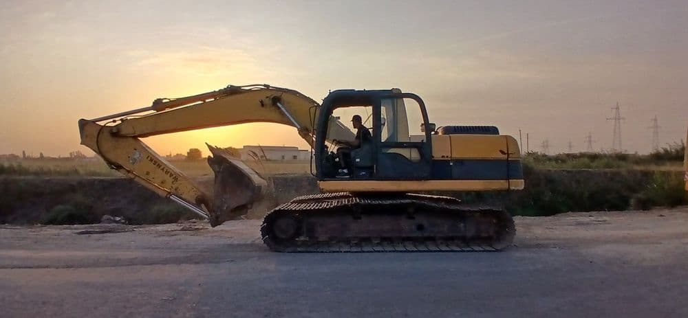Продается Экскаватор Luigong 922E 2009г — 1