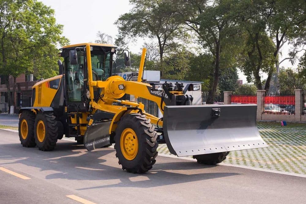 Грейдер 4WD + Отвал, Рыхлитель — 1