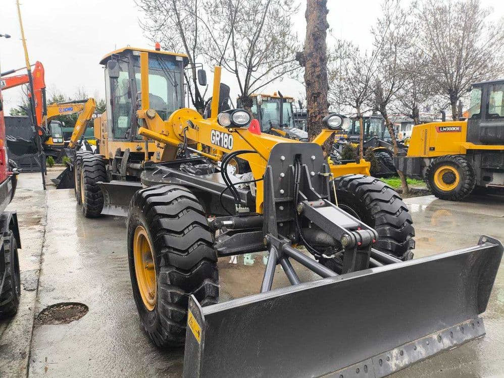 Автогрейдер XCMG GR165. XCMG GR180. XCMG GR215. — 1