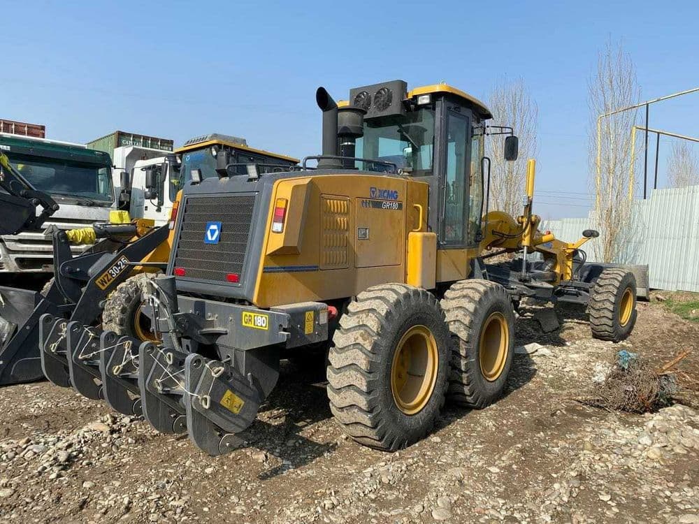 Автогрейдер XCMG GR 180 — 1