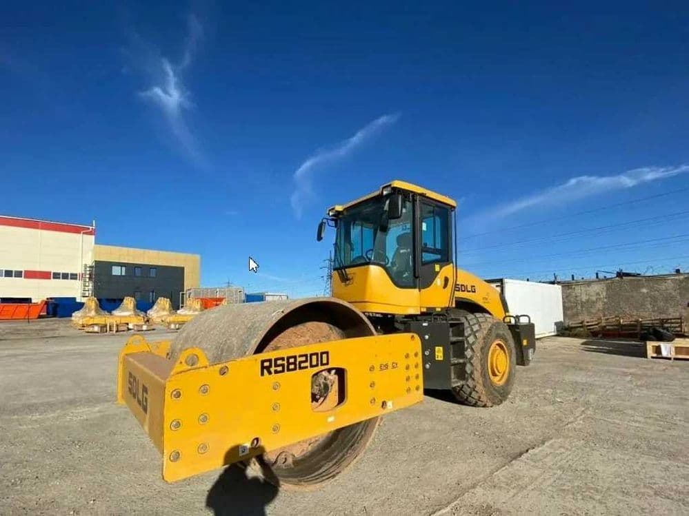 Одновальцовый каток SDLG RS8200H — 1