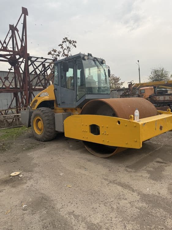 Katok sotiladi 20 tn XCMG model X S 202.1 yili 2010 yil ishga tayor — 1