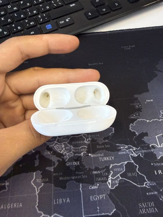 Продам кейс от airpods pro 2 — 1