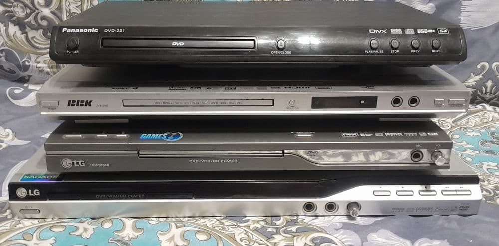 Видеомагнитофон Aiwa — 1