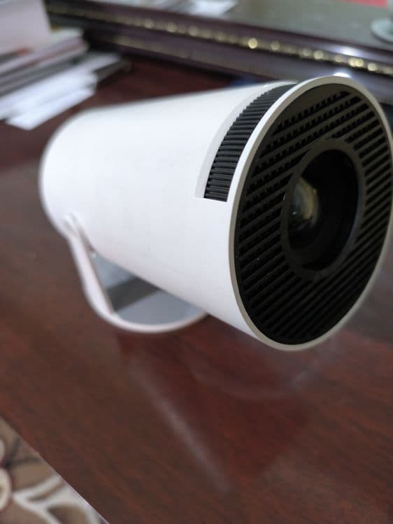 Proyektor H 300 sotiladi — 1