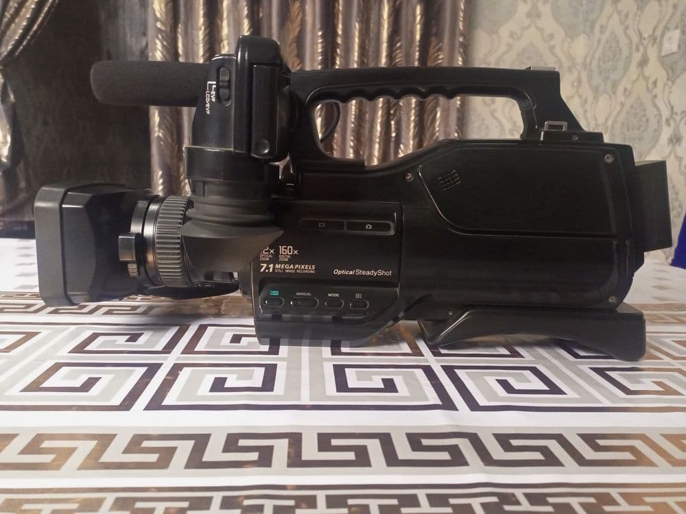 KAMERA SONY HXR-MC 1500 xolati juda yaxshi — 1