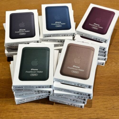 Apple Card Holder FineWoven Wallet MagSafe — 1